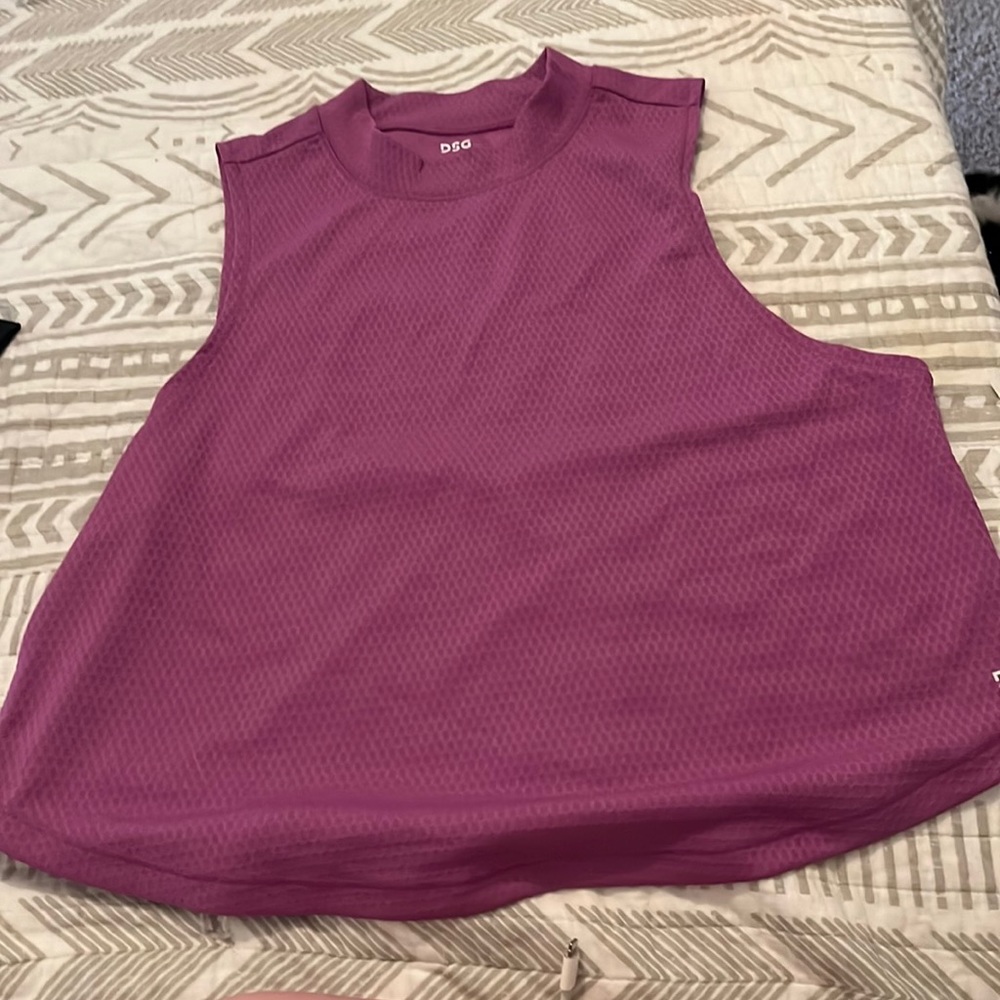 Women’s DSG mesh preformance pomegranate tank top